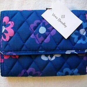 NWT VERA BRADLEY ELLIE FLOWERS EURO WALLET